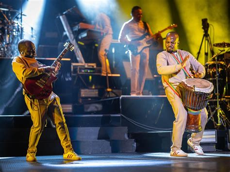 Yonaguni Concert:  A Colombian Icon's Triumphant Return to the Stage After a Decade of Silence